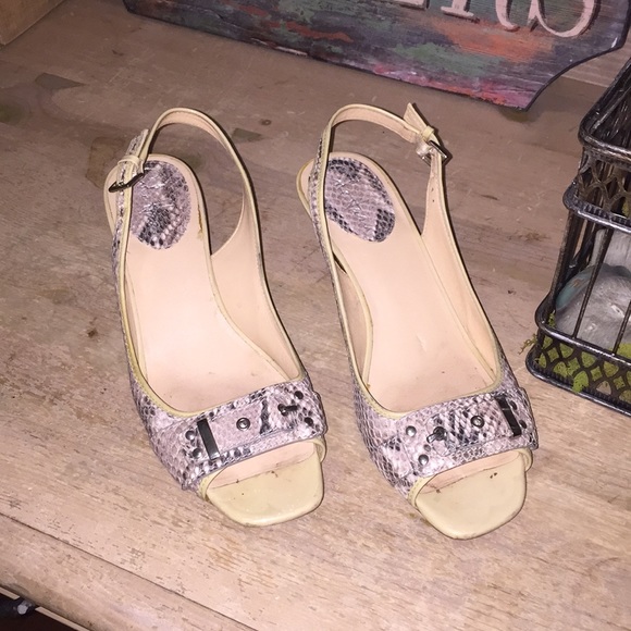 nike open toe sandals